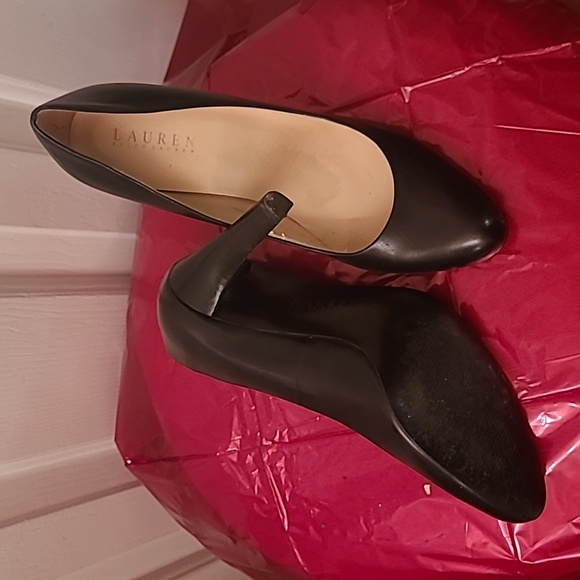 Black Leather Ralph Lauren Pumps, Size 8 - Picture 3 of 3